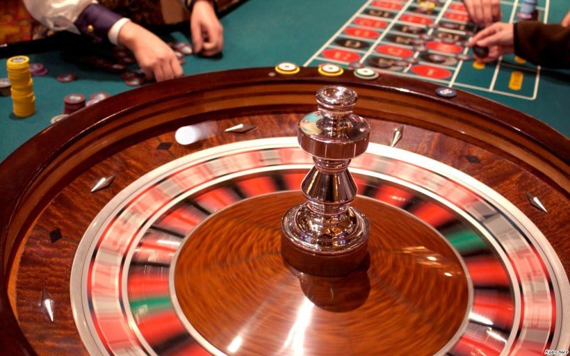 u4impact Cómo funciona Caribbean Stud Poker en nuestras mesas
